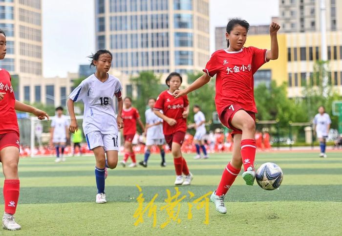 最美主场,小学女足足球比赛