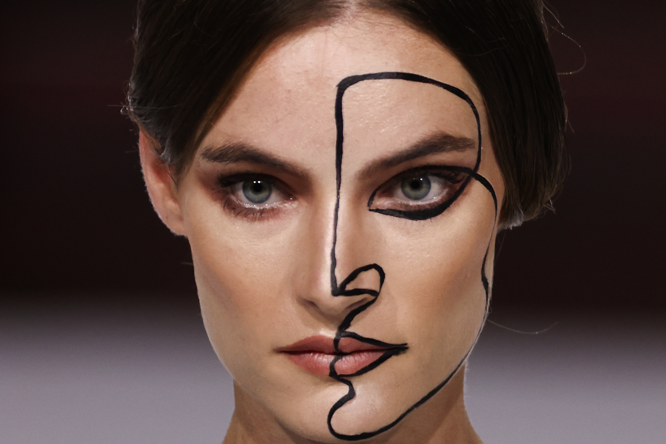 胡安娜马丁2023春夏时装秀,2023秋冬系列高级定制时装秀