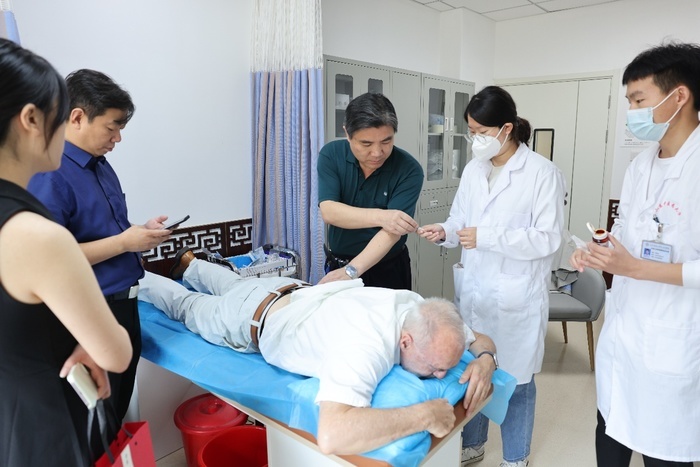 美国教授来中国交流,美国教授到中国