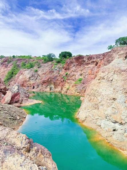 “外派非洲年薪20万”被热议，外派员工讲述：基本不用花钱，不知不觉就有存款，但国内对非洲误解多，招聘困难