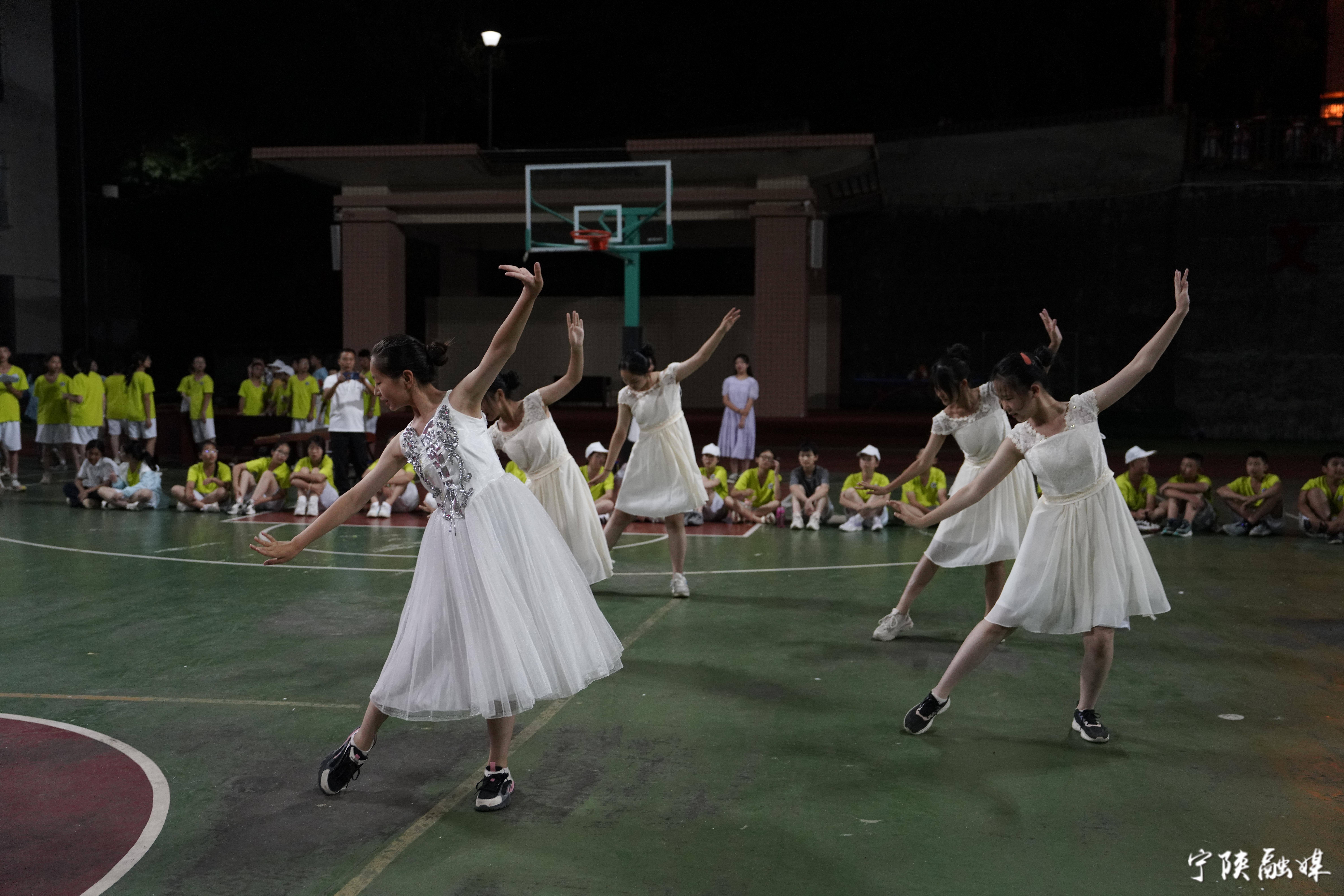 青少年进森林丨筒车湾戏水、结营联欢......在宁陕研学游的第四天