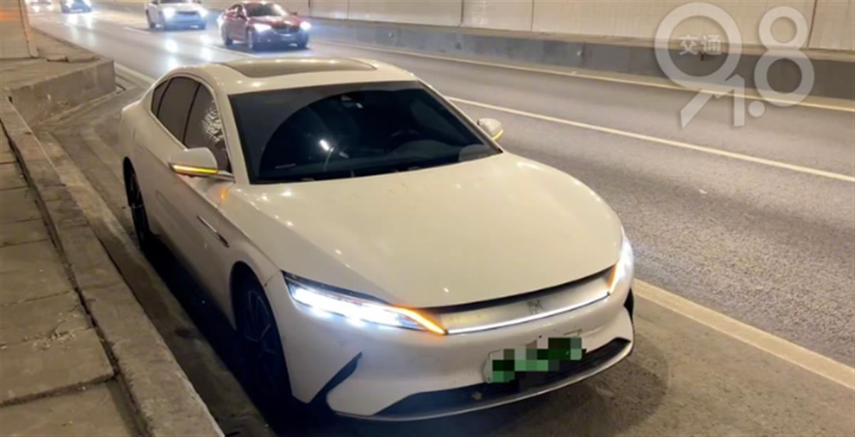 杭州高速抛锚拖车,高速上抛锚了拖车免费吗