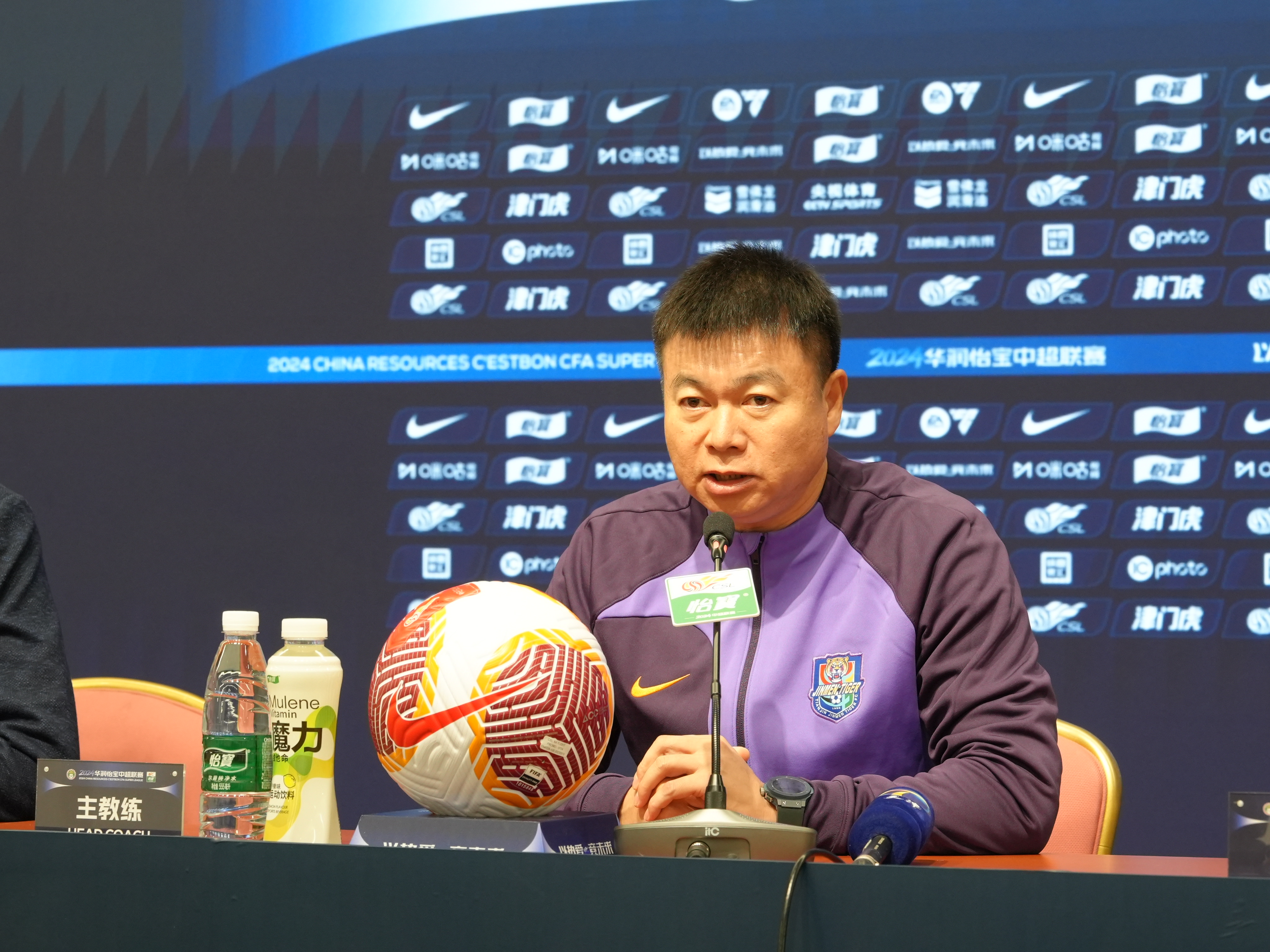 热辣滚烫，奔腾吧，“滨城”足球！