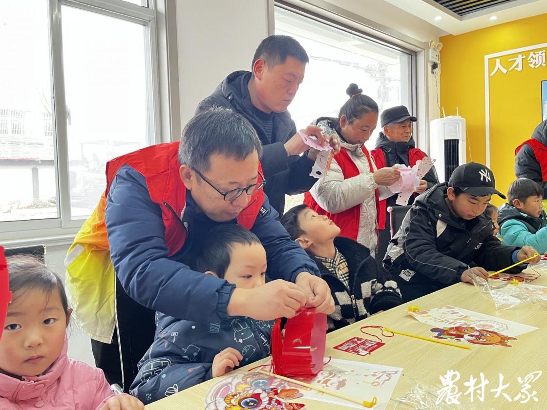 做龙灯的寓意,上联看恐龙赏龙灯迎龙年