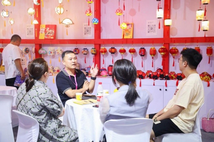 展会为提振行业信心刺激行业复苏,国货消费热潮持续升温