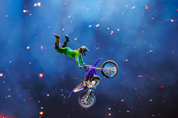 横琴长隆大马戏表演视频,横琴马戏和长隆秀区别